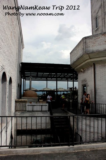 รีวิวบรรยากาศ The Smoke House เขาใหญ่ พาไปชิมอาหารที่บ้านรมควัน นครราชสีมา